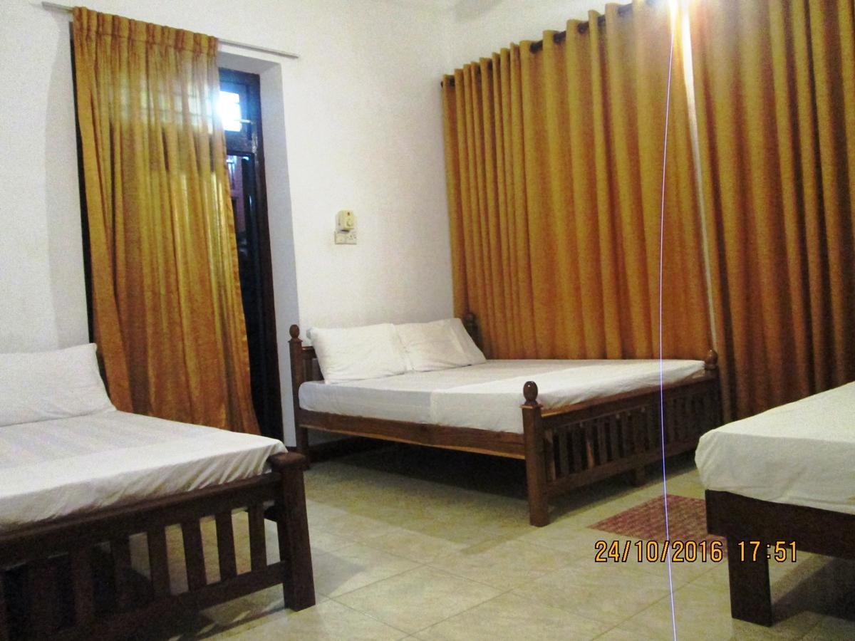 Hotel Blue Whale Jaffna Exterior foto