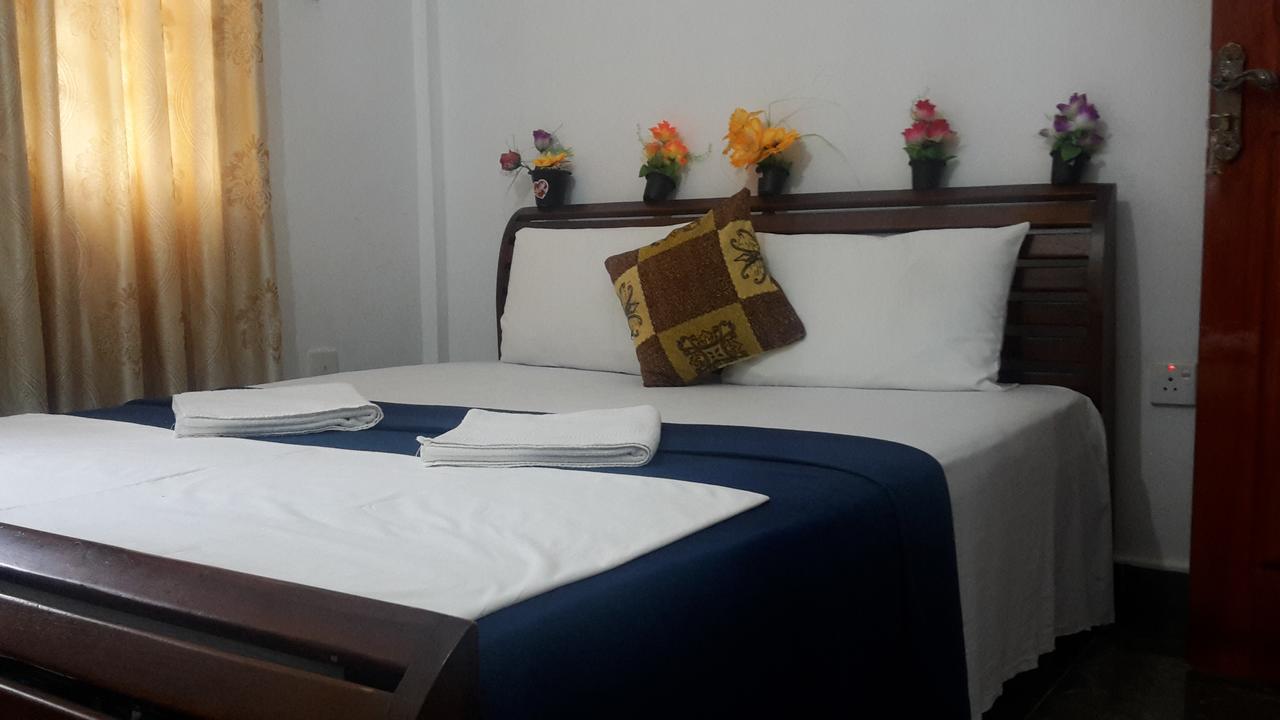 Hotel Blue Whale Jaffna Exterior foto