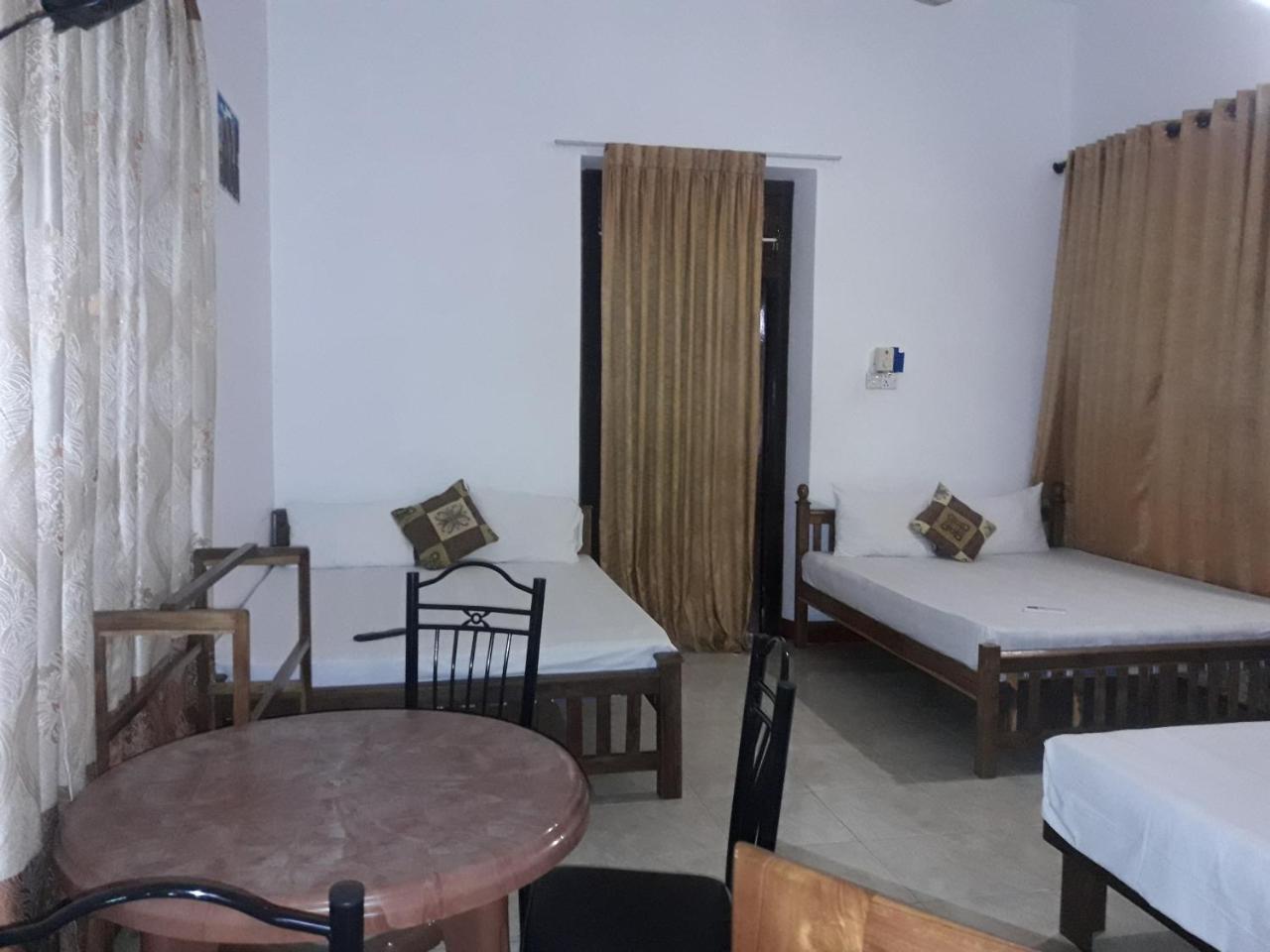 Hotel Blue Whale Jaffna Exterior foto