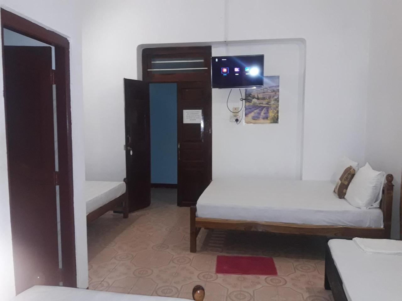 Hotel Blue Whale Jaffna Exterior foto