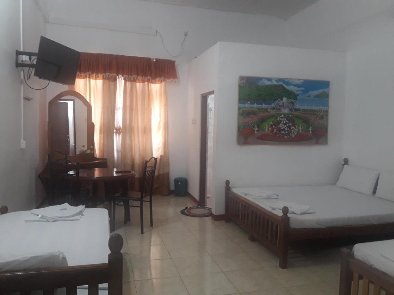 Hotel Blue Whale Jaffna Exterior foto